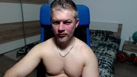 Snapshot of robbyshawz chatting on 05.17.26 robbyshawz online show from 05.17.26