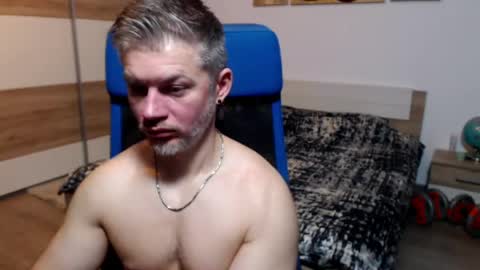 Snapshot of robbyshawz chatting on 05.19.26 robbyshawz online show from 05.19.26