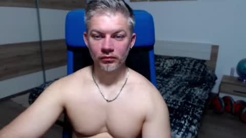 Snapshot of robbyshawz chatting on 05.20.26 robbyshawz online show from 05.20.26