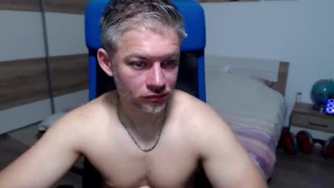 Snapshot of robbyshawz chatting on 05.28.26 robbyshawz online show from 05.28.26