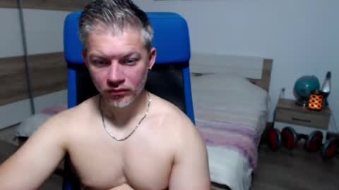 Snapshot of robbyshawz chatting on 06.01.26 robbyshawz online show from 06.01.26