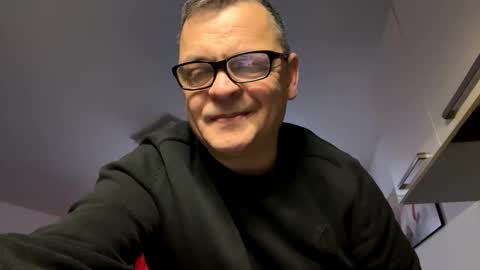 Snapshot of robert_tino chatting on 01.06.26 robert_tino online show from 01.06.26