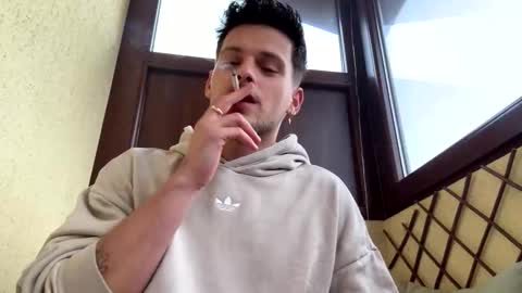 Snapshot of roberto_twink1 chatting on 10.28.25 Roberto online show from 10.28.25