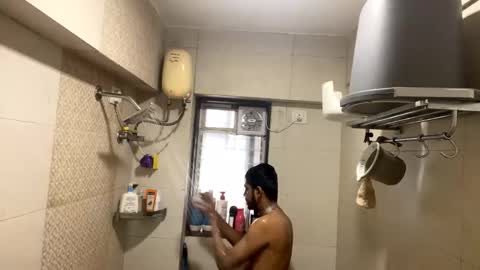 Robertsalia online show from 10.08.25