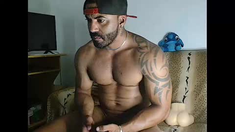 Snapshot of robertuxx chatting on 01.23.25 BRAZILIAN BOY online show from 01.23.25