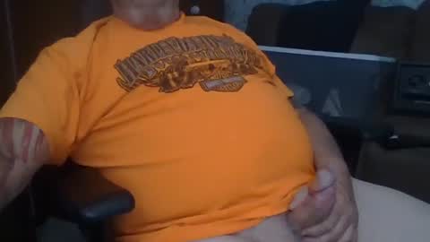 Snapshot of robglide chatting on 10.26.25 robglide online show from 10.26.25