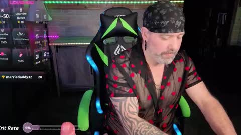 Snapshot of robi_df chatting on 12.16.25 robi_df online show from 12.16.25