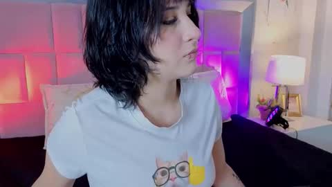 Snapshot of robinbennett chatting on 06.07.26 robin D online show from 06.07.26