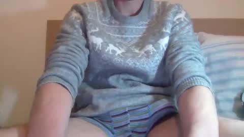 Snapshot of robinlondon chatting on 12.27.24 robinlondon online show from 12.27.24