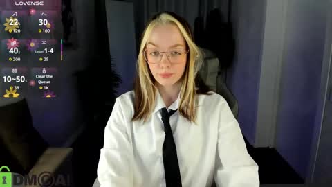 Snapshot of rockett_bunny chatting on 04.15.26 Rockett online show from 04.15.26