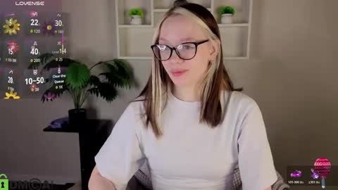 Snapshot of rockett_bunny chatting on 05.18.26 Rockett online show from 05.18.26