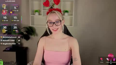 Snapshot of rockett_bunny chatting on 05.18.26 Rockett online show from 05.18.26
