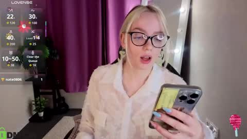 Snapshot of rockett_bunny chatting on 05.25.26 Rockett online show from 05.25.26