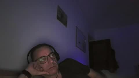 Snapshot of rogerrabbit2023 chatting on 09.18.25 rogerrabbit2023 online show from 09.18.25