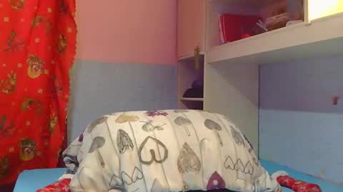 Snapshot of rogobeteilie chatting on 12.21.25 Banderas online show from 12.21.25