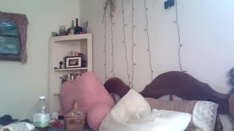 Snapshot of roisierios chatting on 02.15.26 Rosie Rios online show from 02.15.26