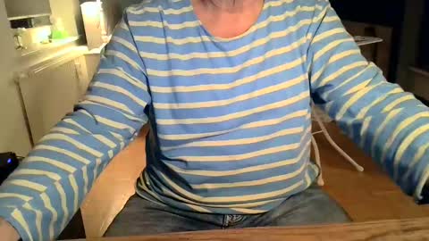 Snapshot of rolandloser1000 chatting on 12.15.24 rolandloser1000 online show from 12.15.24