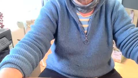 Snapshot of rolandloser1000 chatting on 01.05.25 rolandloser1000 online show from 01.05.25