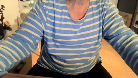 Snapshot of rolandloser1000 chatting on 01.10.25 rolandloser1000 online show from 01.10.25