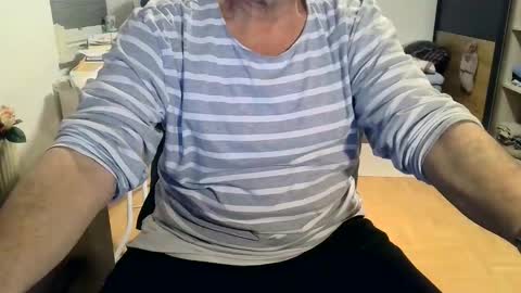 Snapshot of rolandloser1000 chatting on 01.16.25 rolandloser1000 online show from 01.16.25