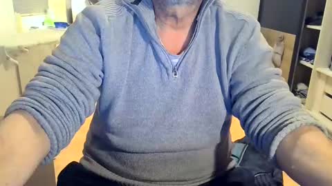 Snapshot of rolandloser1000 chatting on 01.19.25 rolandloser1000 online show from 01.19.25