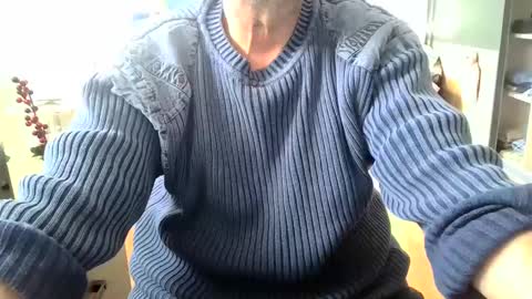 Snapshot of rolandloser1000 chatting on 01.22.25 rolandloser1000 online show from 01.22.25