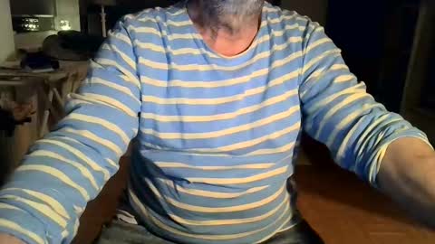 Snapshot of rolandloser1000 chatting on 01.29.25 rolandloser1000 online show from 01.29.25