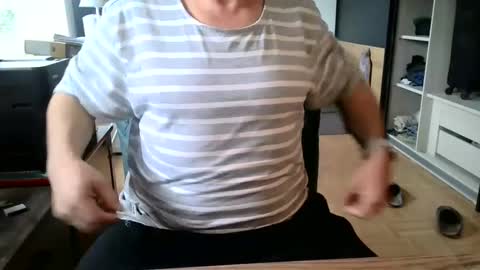 Snapshot of rolandloser1000 chatting on 02.23.25 rolandloser1000 online show from 02.23.25