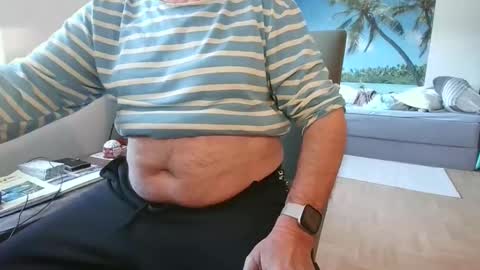 Snapshot of rolandloser1000 chatting on 11.06.25 rolandloser1000 online show from 11.06.25