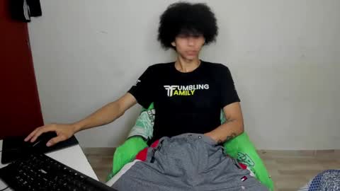 Snapshot of rolling_05 chatting on 11.16.25 rolling_05 online show from 11.16.25