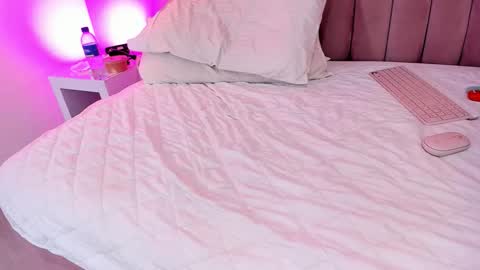 Marcela online show from 10.19.25