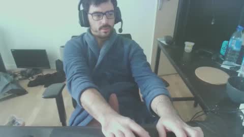 Snapshot of romainb72 chatting on 01.29.25 romainb72 online show from 01.29.25