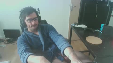 Snapshot of romainb72 chatting on 02.18.25 romainb72 online show from 02.18.25