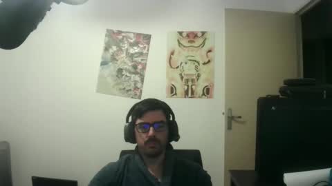 Snapshot of romainb72 chatting on 10.30.25 romainb72 online show from 10.30.25