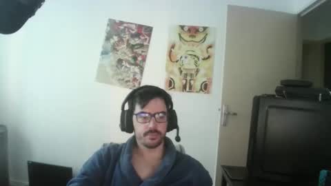 Snapshot of romainb72 chatting on 11.04.25 romainb72 online show from 11.04.25