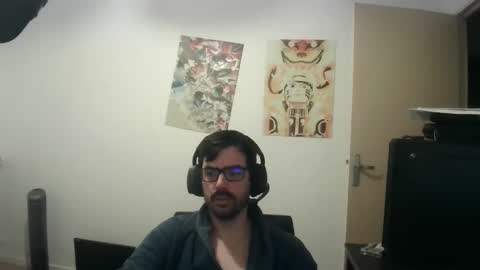 Snapshot of romainb72 chatting on 11.17.25 romainb72 online show from 11.17.25