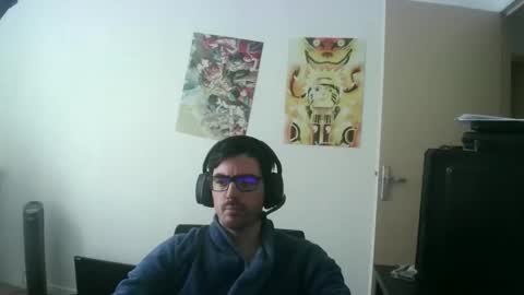 Snapshot of romainb72 chatting on 11.19.25 romainb72 online show from 11.19.25