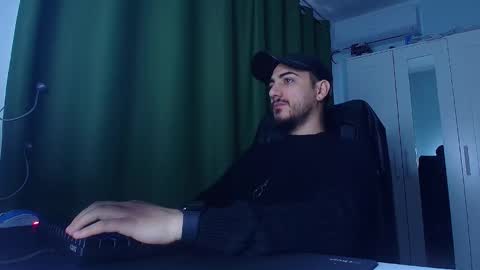 Snapshot of romaniamaster1 chatting on 02.05.26 romaniamaster1 online show from 02.05.26