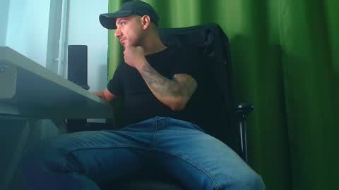 Snapshot of romaniamaster1 chatting on 02.09.26 romaniamaster1 online show from 02.09.26