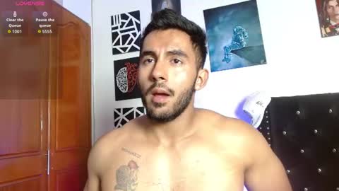 Snapshot of romanpearce_ chatting on 06.25.26 Roman online show from 06.25.26