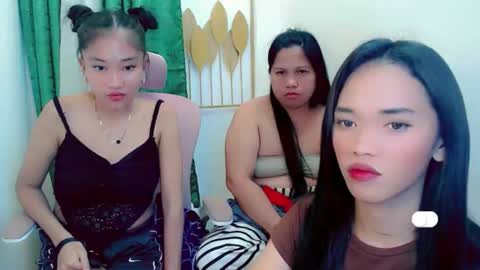 Snapshot of romanticslutxxx chatting on 01.12.26 empress online show from 01.12.26