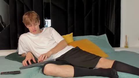 Snapshot of romeo_ricci1 chatting on 01.18.25 Romeo Ricci online show from 01.18.25