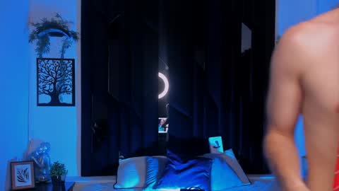 Snapshot of romeo_ricci1 chatting on 02.08.25 Romeo Ricci online show from 02.08.25