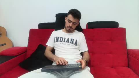 Snapshot of romeo_sexxx_ chatting on 12.17.24 romeo_sexxx_ online show from 12.17.24
