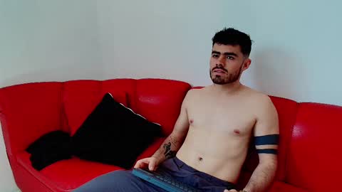 Snapshot of romeo_sexxx_ chatting on 01.15.25 romeo_sexxx_ online show from 01.15.25