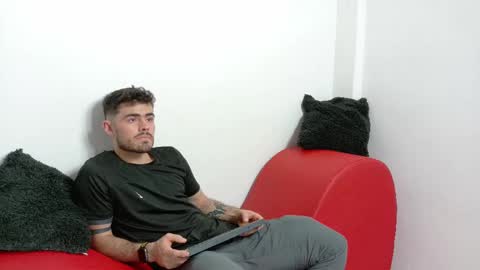 Snapshot of romeo_sexxx_ chatting on 01.15.25 romeo_sexxx_ online show from 01.15.25