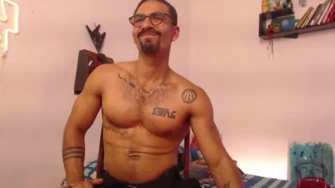 Snapshot of romeocolin_ chatting on 06.26.26 R O M E O online show from 06.26.26