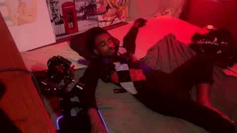 Snapshot of romeotyn chatting on 02.14.25 romeotyn online show from 02.14.25