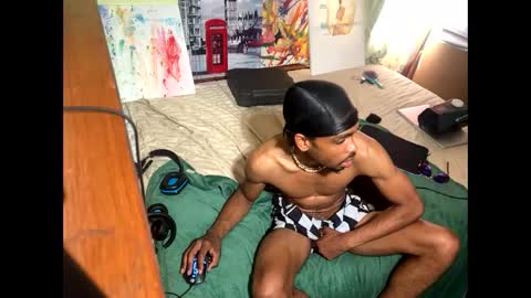 Snapshot of romeotyn chatting on 02.14.25 romeotyn online show from 02.14.25