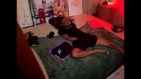 Snapshot of romeotyn chatting on 02.16.25 romeotyn online show from 02.16.25